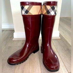 Burberry Women’s Boots Size 37 (7)